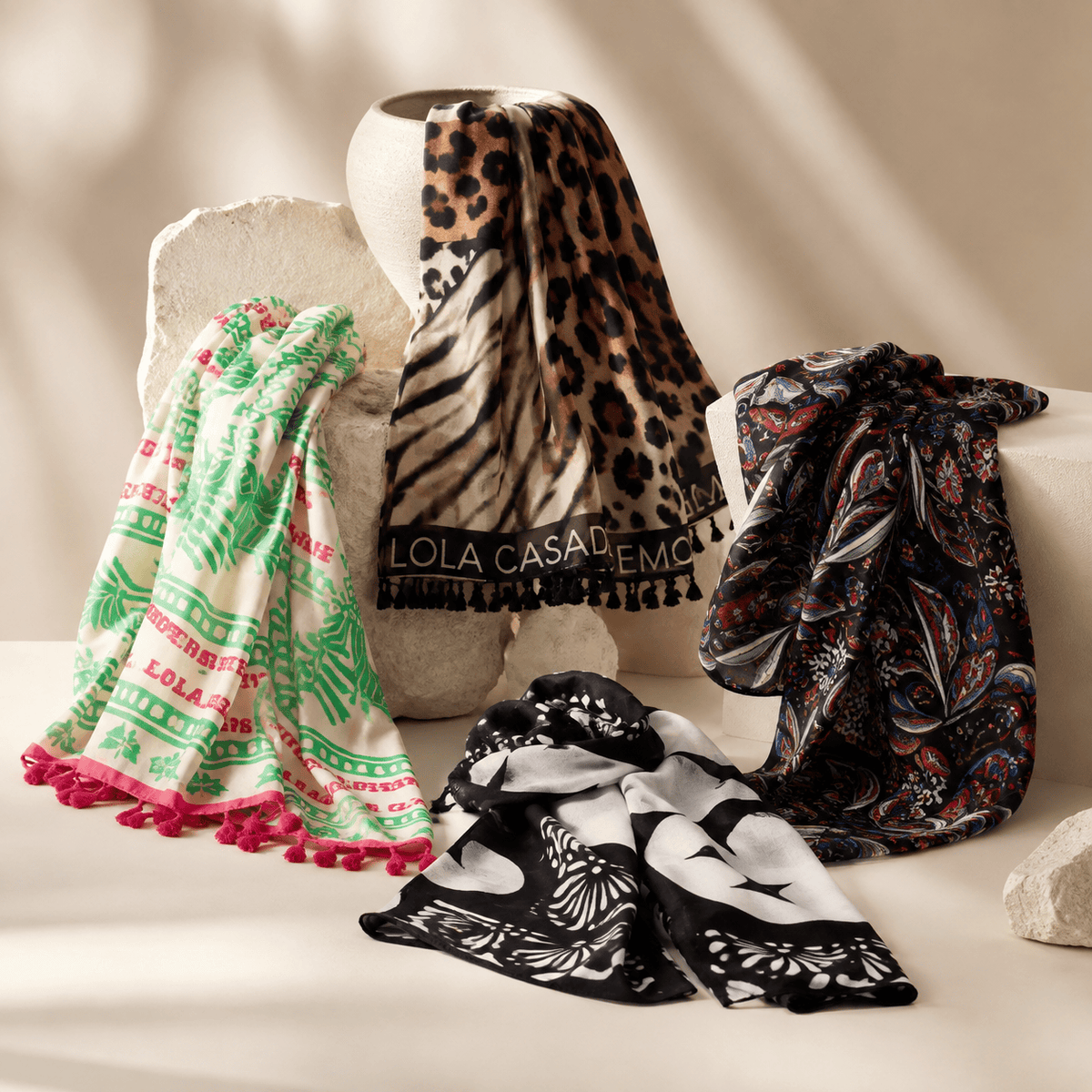 Decorative long scarf with mixed animal print and tassel ends